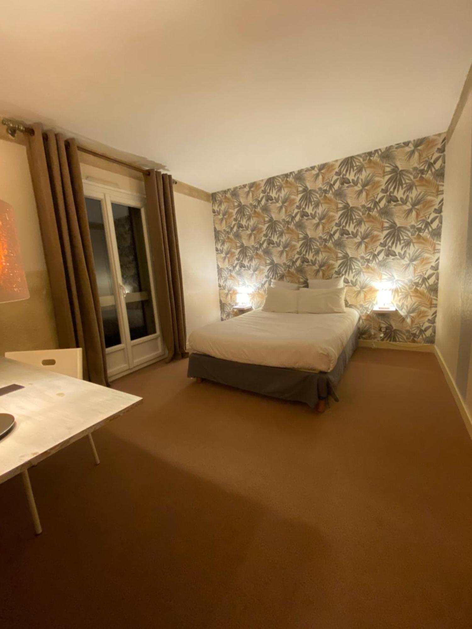 Logis Hotel Medieval, Montelimar Nord Rochemaure Екстериор снимка