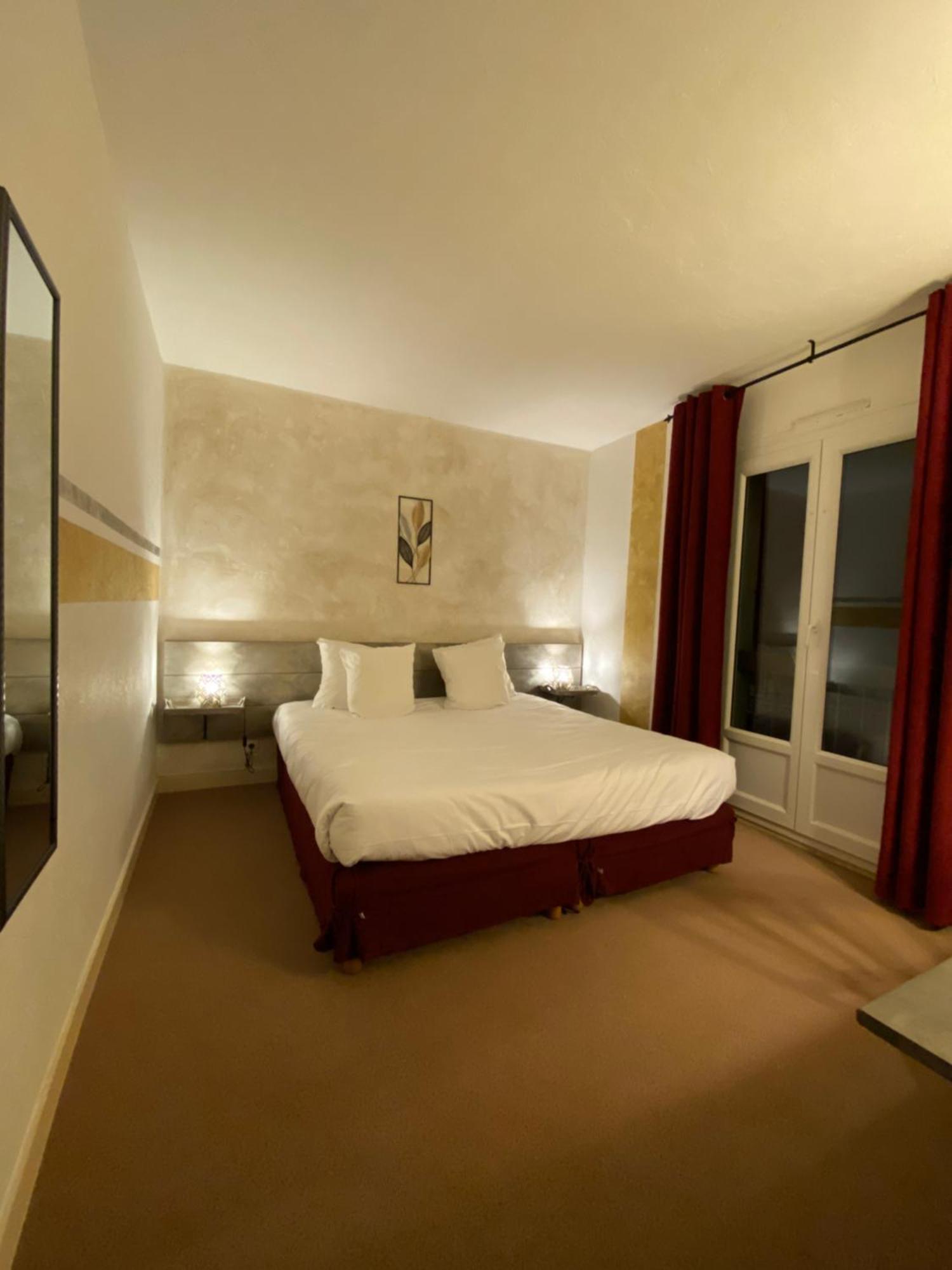 Logis Hotel Medieval, Montelimar Nord Rochemaure Екстериор снимка