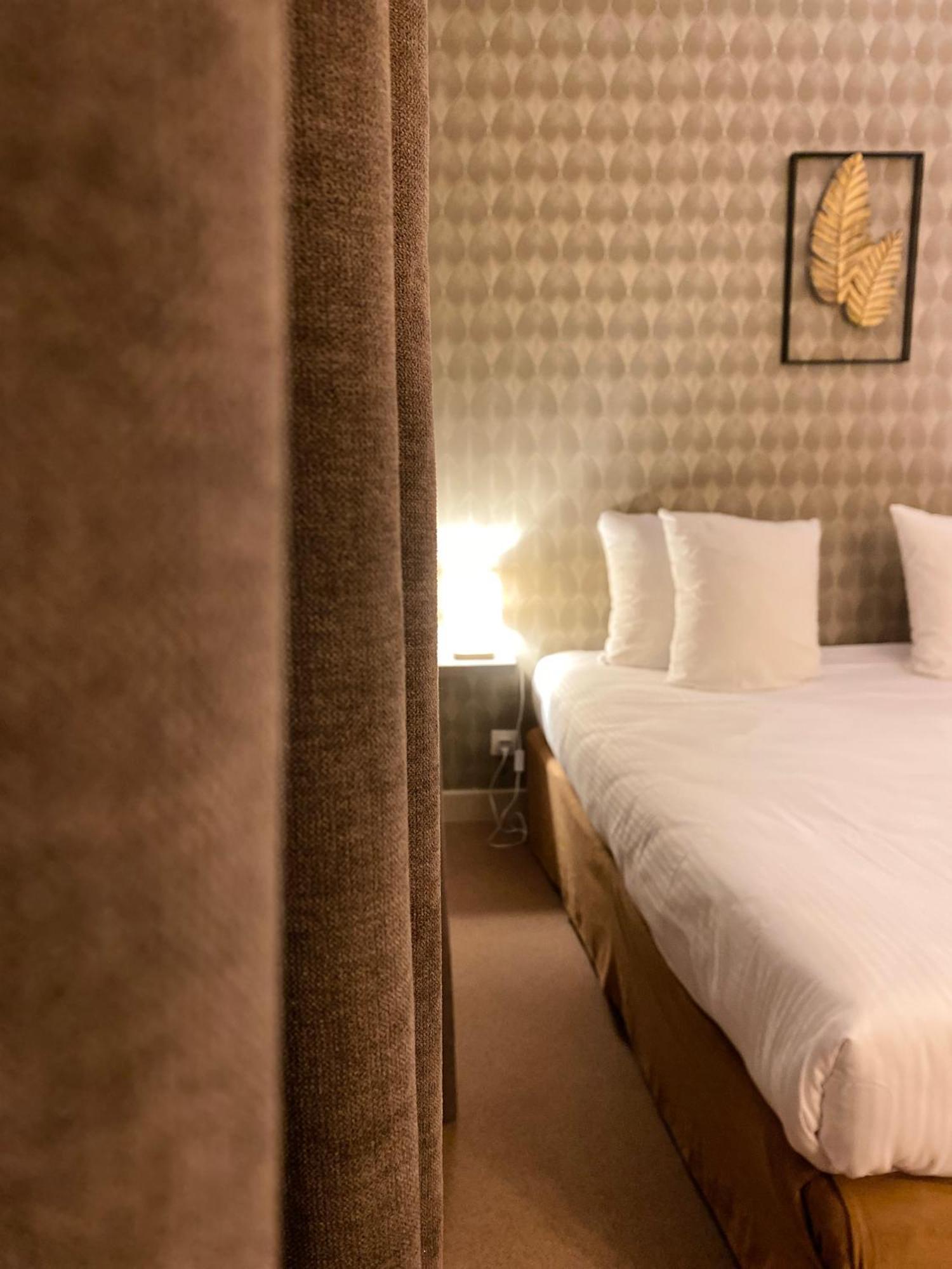 Logis Hotel Medieval, Montelimar Nord Rochemaure Екстериор снимка