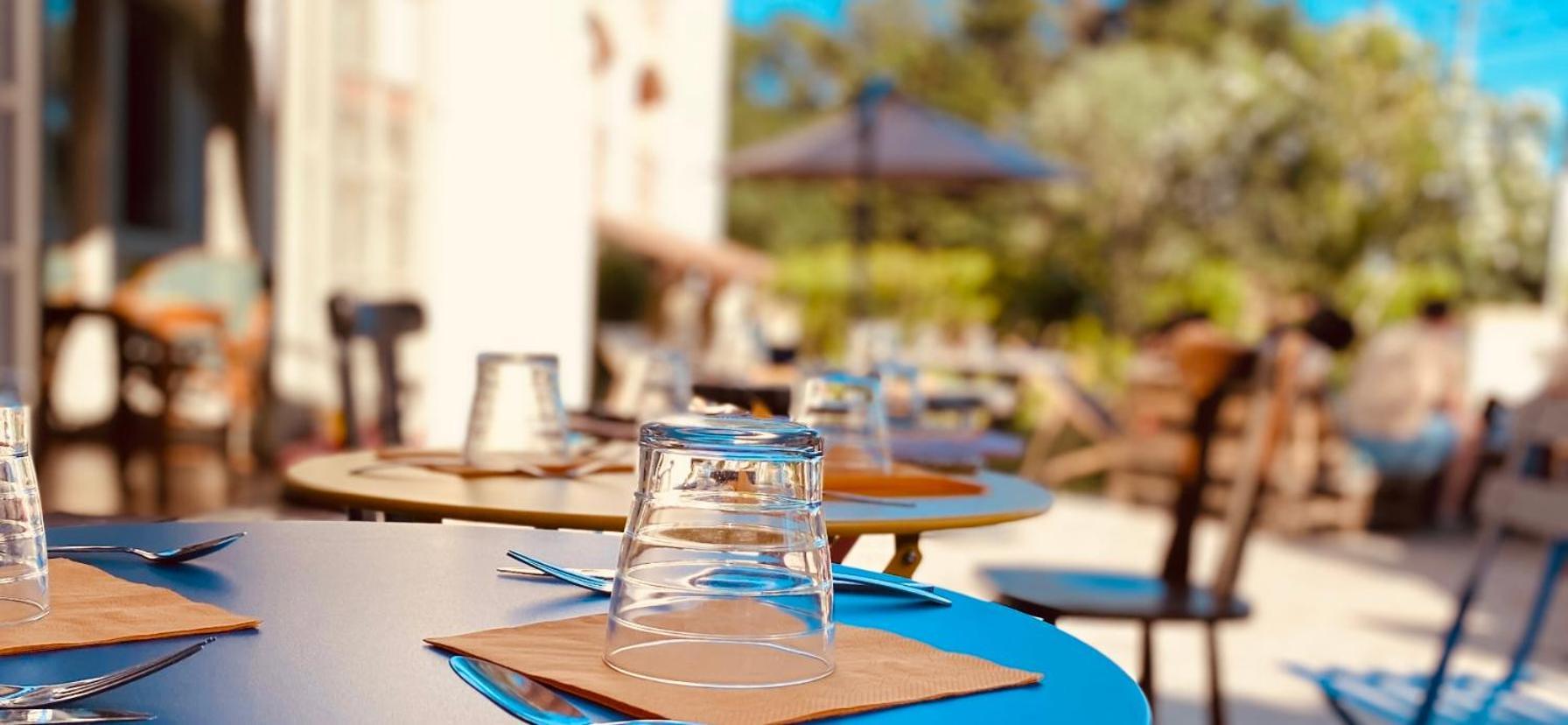 Logis Hotel Medieval, Montelimar Nord Rochemaure Екстериор снимка