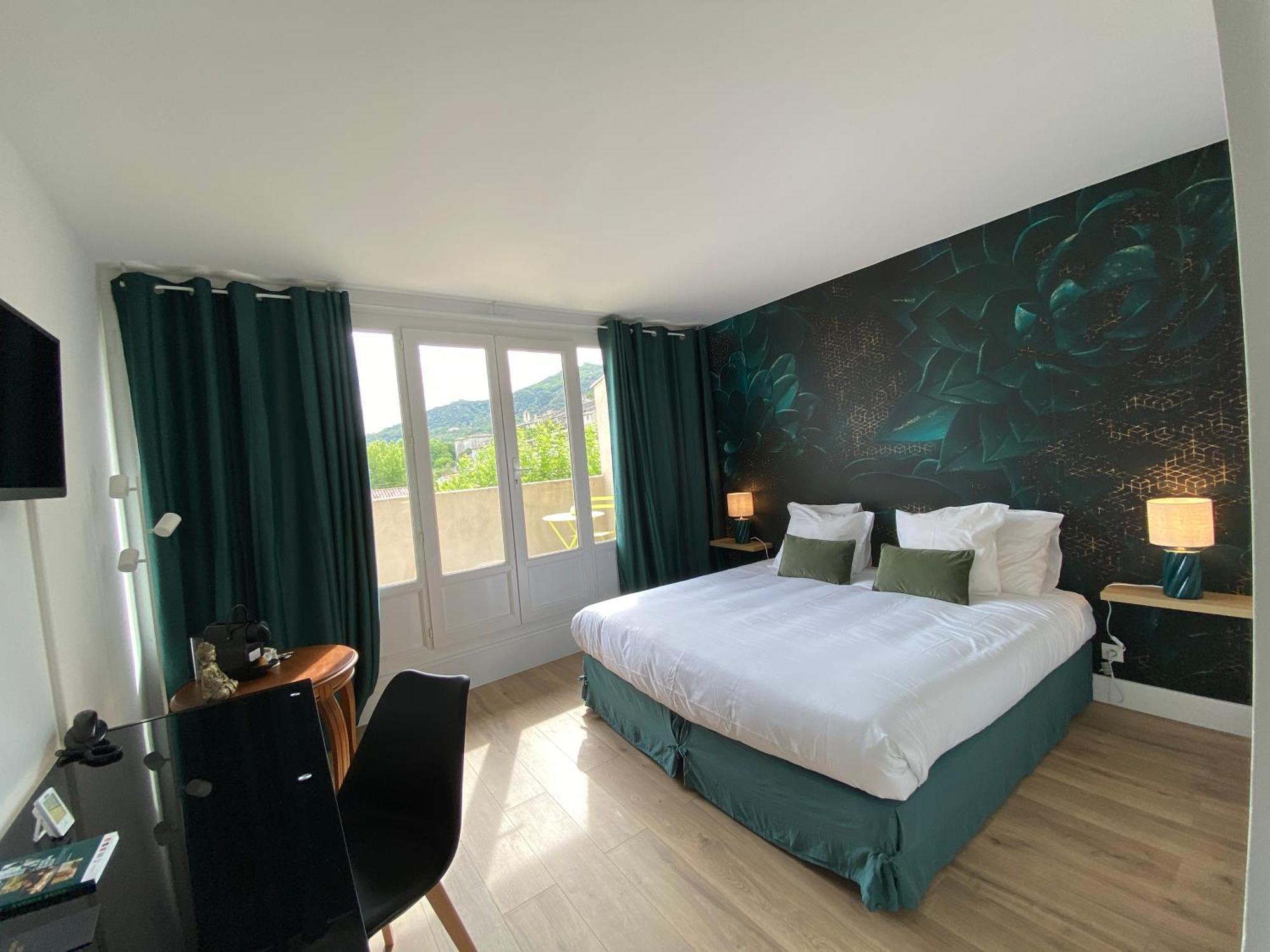 Logis Hotel Medieval, Montelimar Nord Rochemaure Екстериор снимка