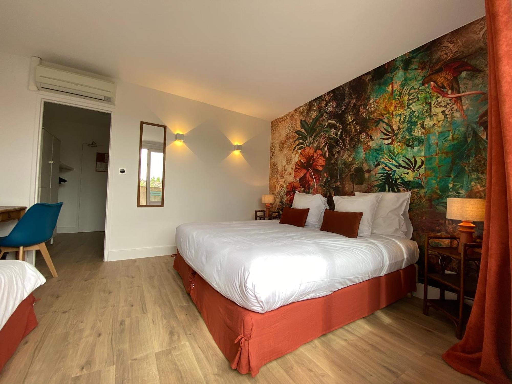 Logis Hotel Medieval, Montelimar Nord Rochemaure Екстериор снимка