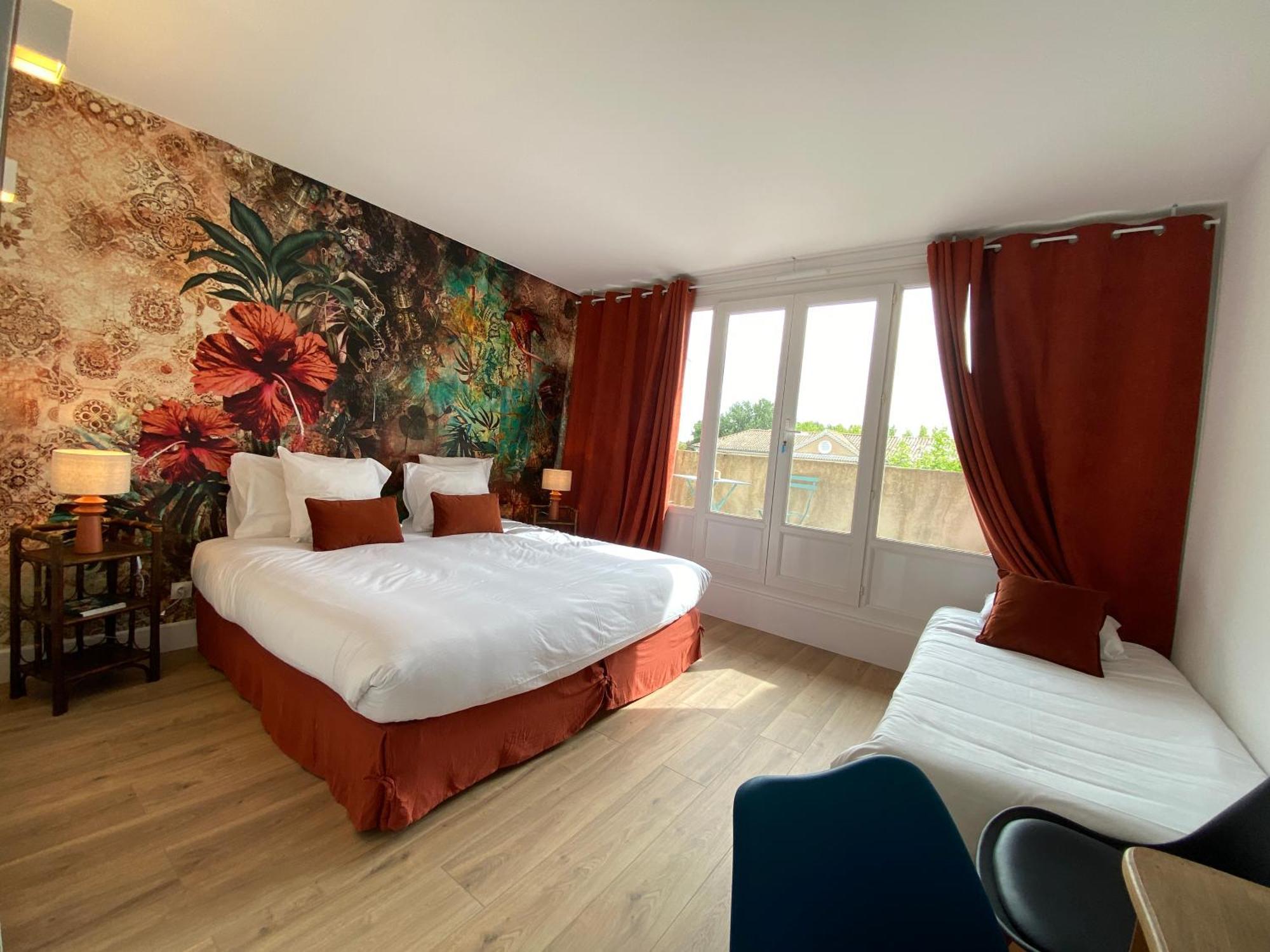 Logis Hotel Medieval, Montelimar Nord Rochemaure Екстериор снимка
