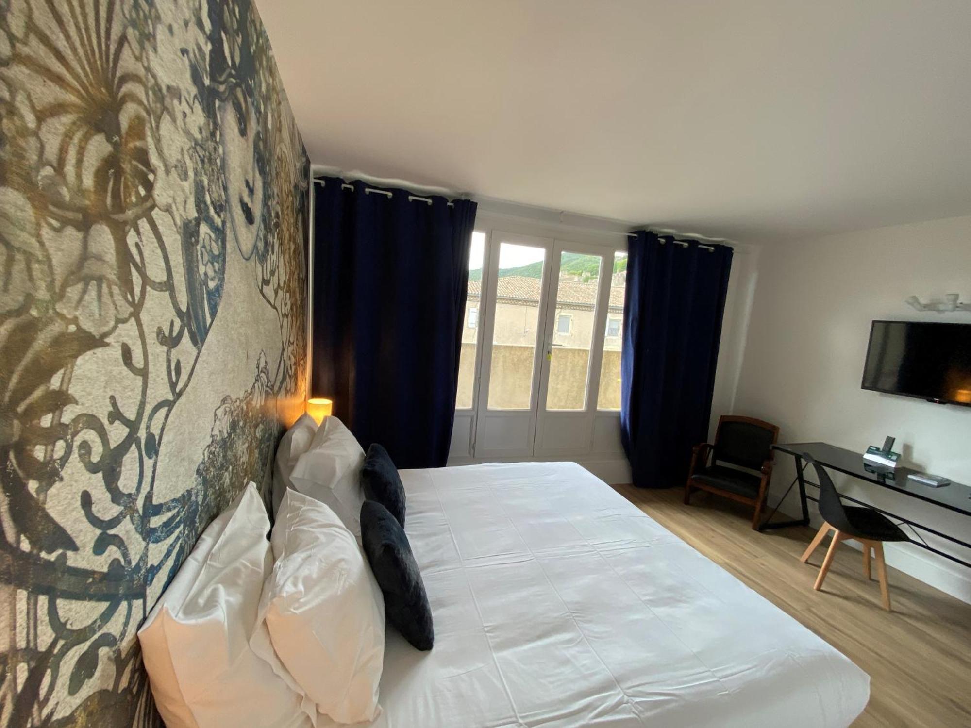 Logis Hotel Medieval, Montelimar Nord Rochemaure Екстериор снимка