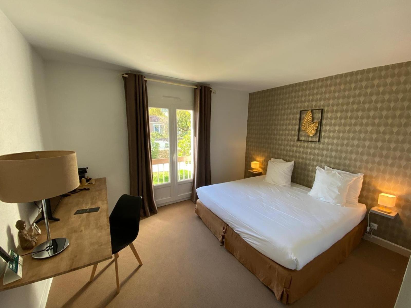 Logis Hotel Medieval, Montelimar Nord Rochemaure Екстериор снимка