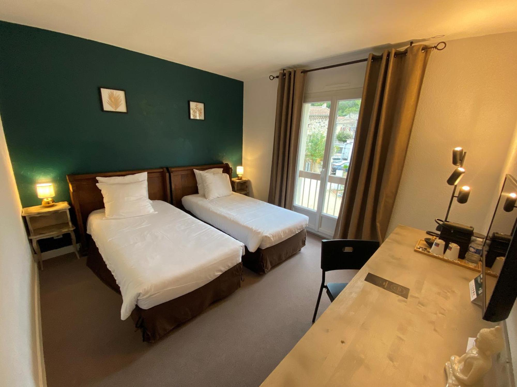 Logis Hotel Medieval, Montelimar Nord Rochemaure Екстериор снимка